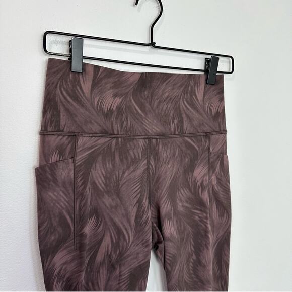Athleta Salutation Stash Pocket II Printed High Rise
Tight Leggings Ava Almond - Picture 5 of 9